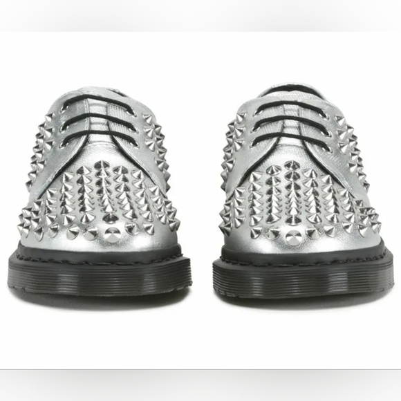 Dr. Marten's Harlen Mora Air Wair Women's Silver Spike Oxford Shoes EUC Size 8US - Picture 3 of 12